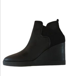 Donald Pliner Suede Booties 8.5